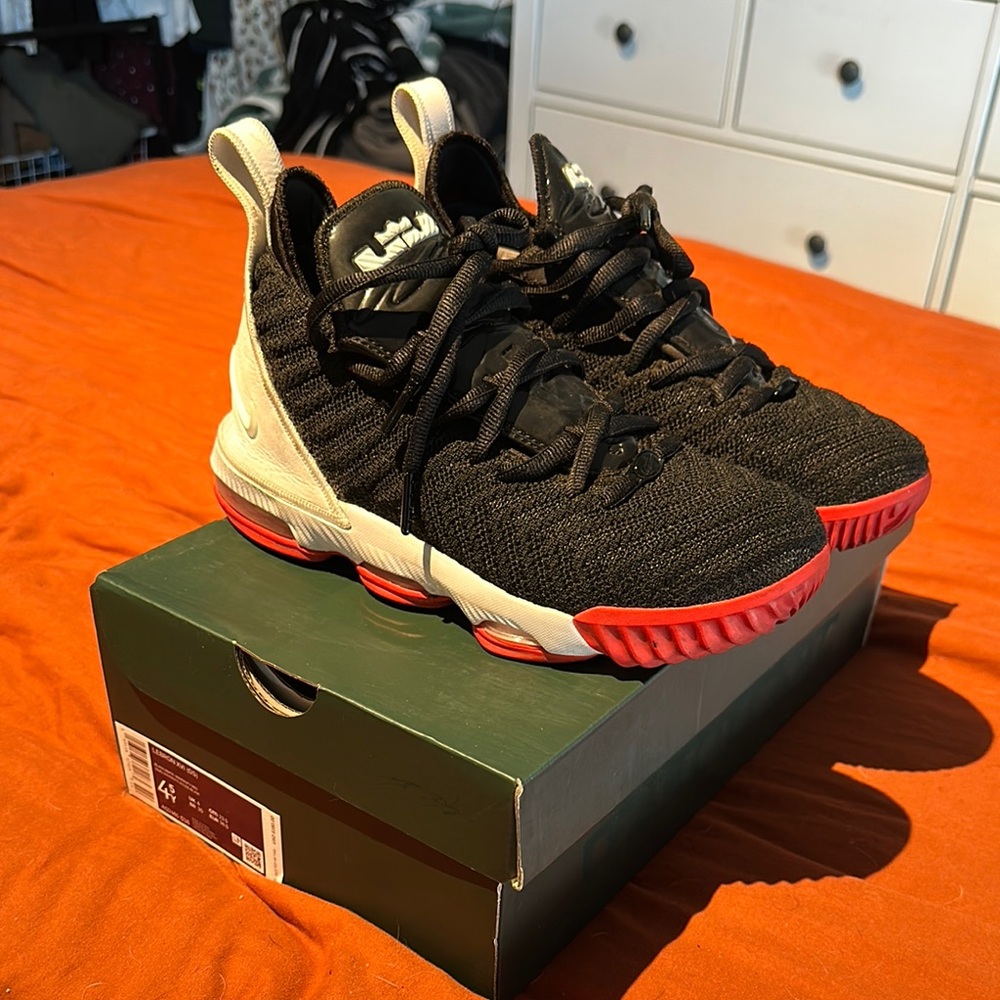 Nike Black and Red Sneakers High-Top Performance